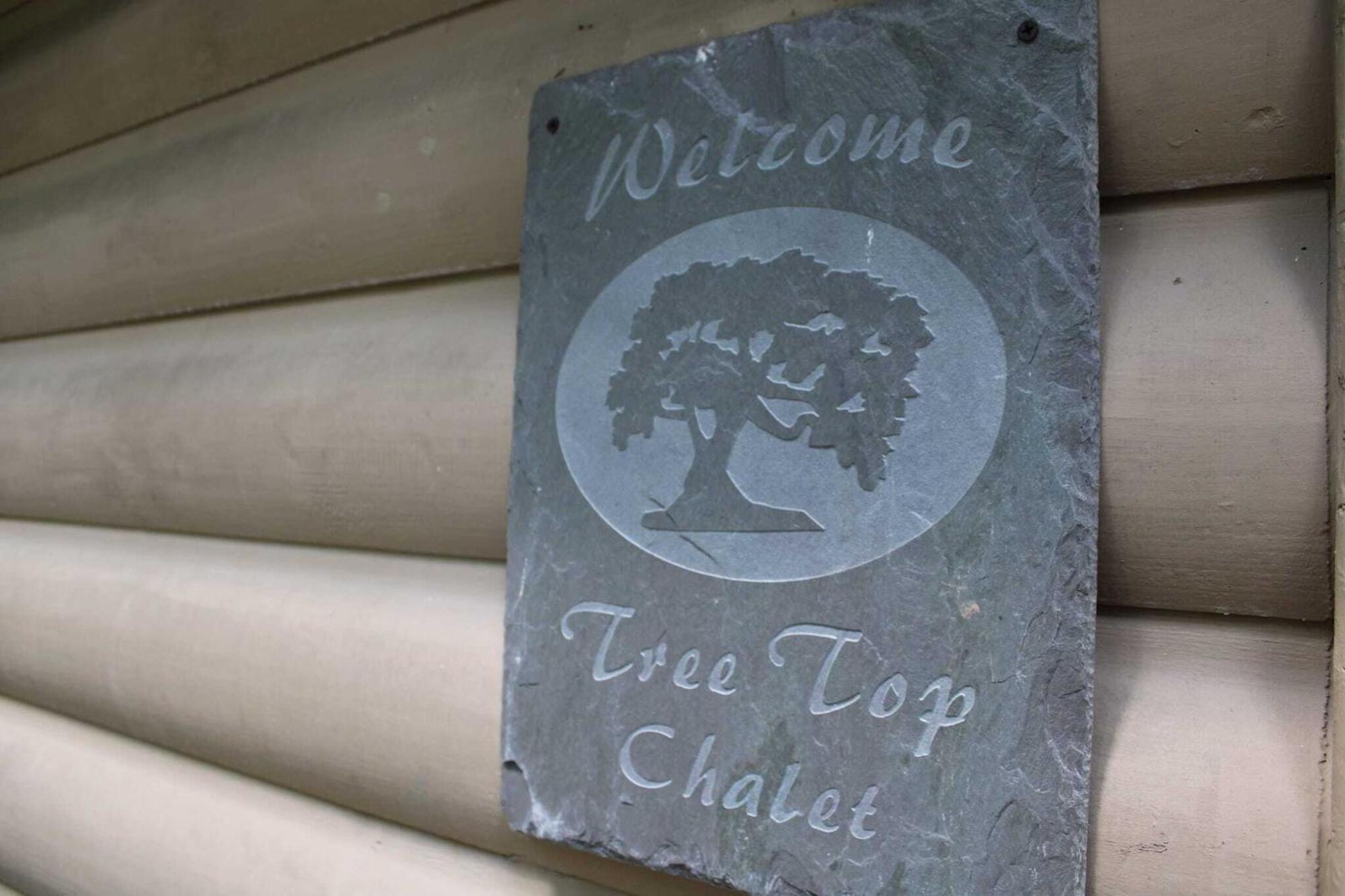 Tree-Top Chalet Лоуган Екстериор снимка
